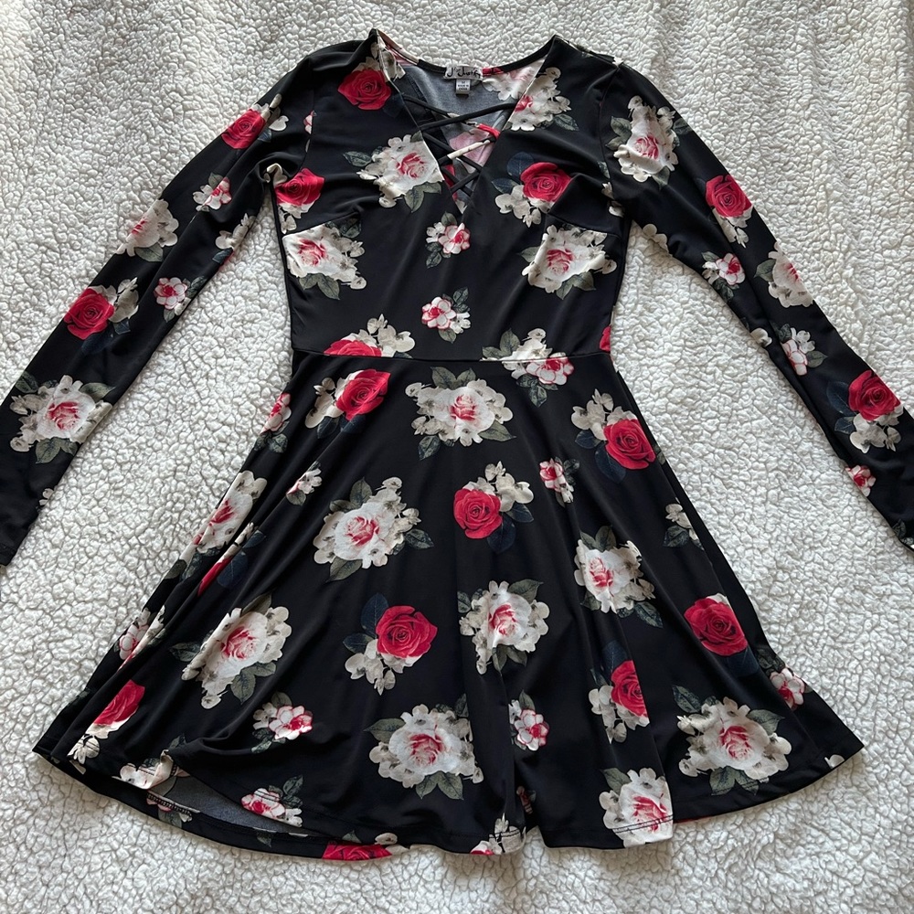 Size: Medium women’s     Color: Black with pink and red roses